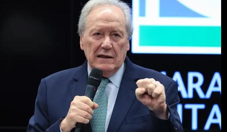 PF abre inquérito para investigar mortes por metanol