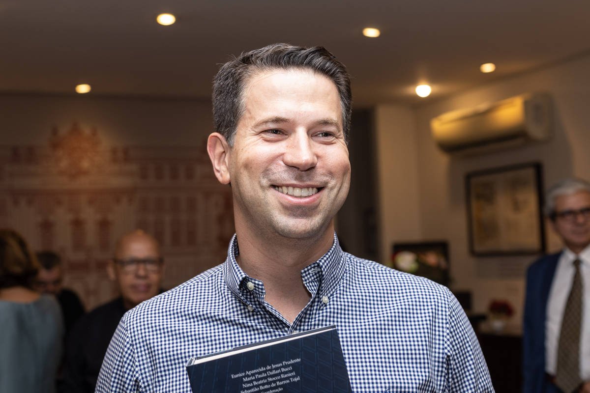 Agentes de imigração dos EUA prendem professor da USP que atirou com arma de pressão perto de sinagoga