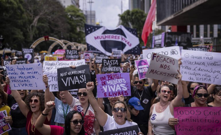 Deputada aciona Justiça contra Tarcísio por omissão em casos de feminicídio de SP