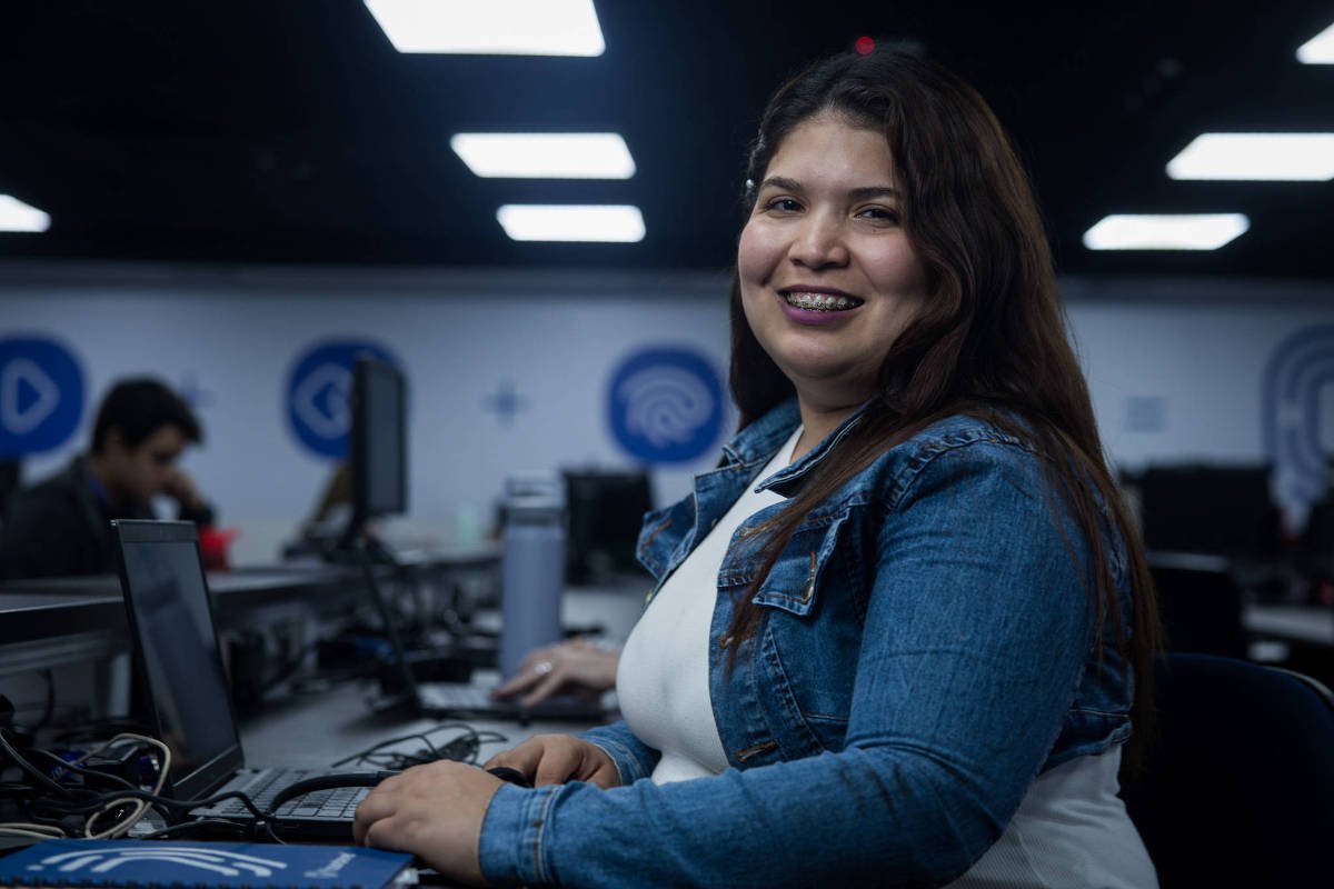 Estrangeiros já representam 4% das contratações com carteira; quase metade são venezuelanos