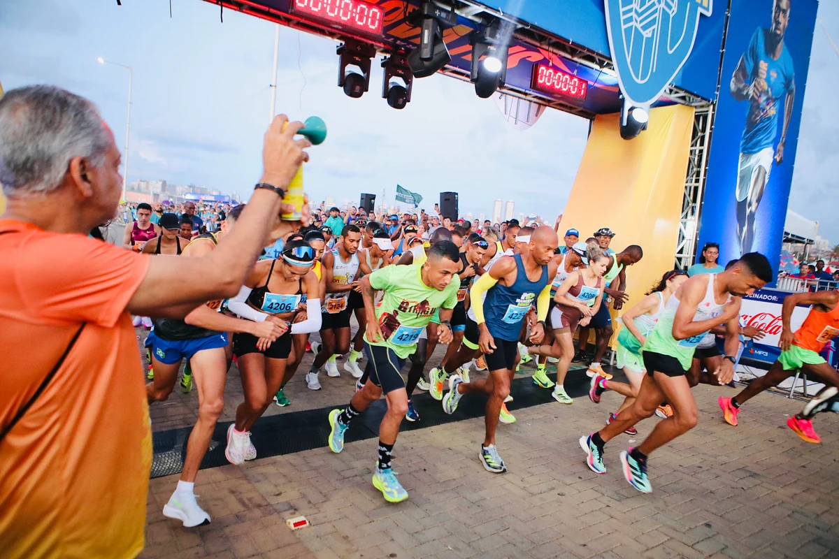 Corre Carnaval Folia inaugura mês da festa com corrida temática em Salvador