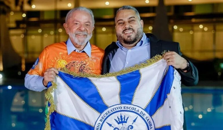 Lula diz que pretende visitar a Acadêmicos de Niterói após polêmica sobre homenagem