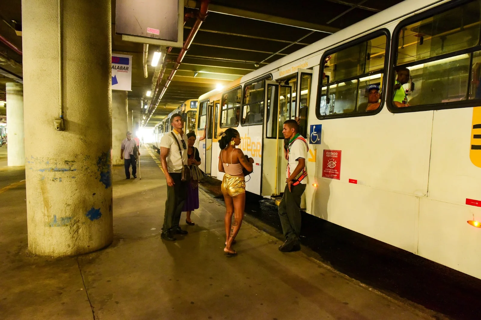 Linhas de ônibus da Estação da Lapa retornam ao subsolo após requalificação