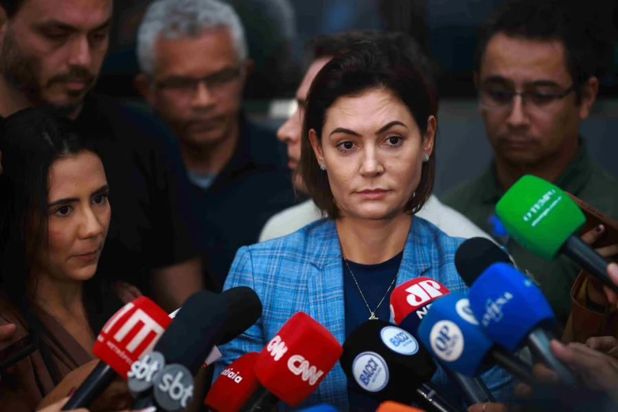 Michelle ganha protagonismo no clã Bolsonaro