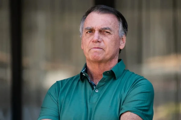 Moraes nega prisão domiciliar humanitária a Bolsonaro