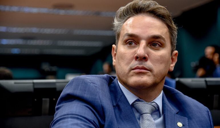 Zucco lidera disputa pelo governo do RS, aponta pesquisa