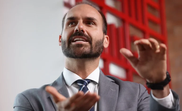 Eduardo Bolsonaro critica Moraes e fala em influência nas eleições