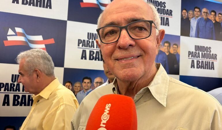 Aleluia recua de pré-candidatura para fortalecer ACM Neto