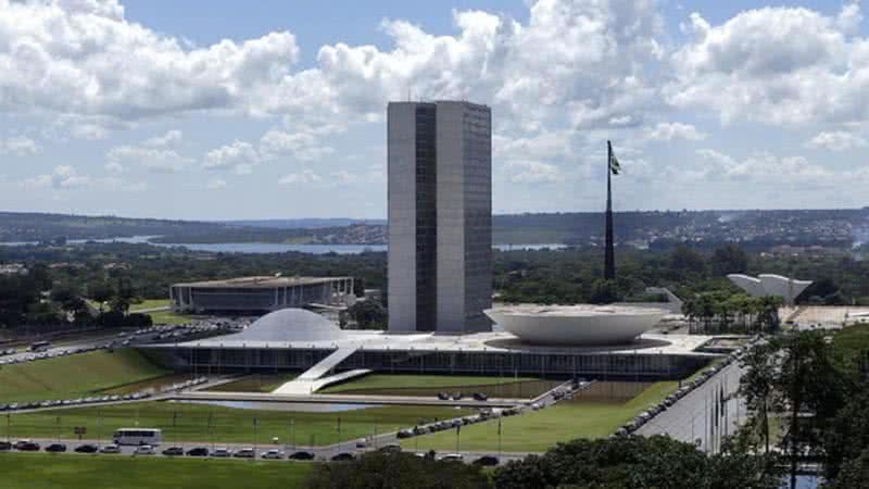 Congresso inicia semana com pauta intensa no Senado e na Câmara