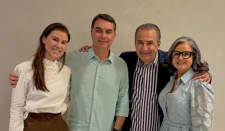 Malafaia declara apoio a Flávio Bolsonaro em ato religioso