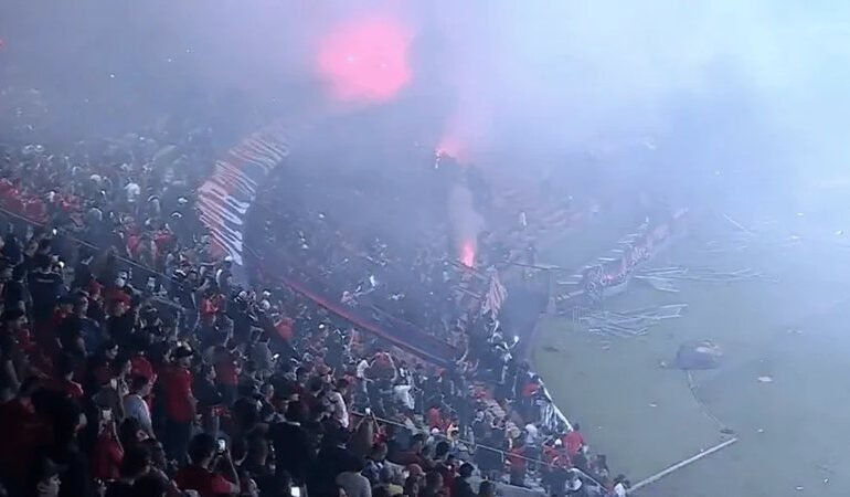Confusão cancela jogo do Flamengo na Libertadores