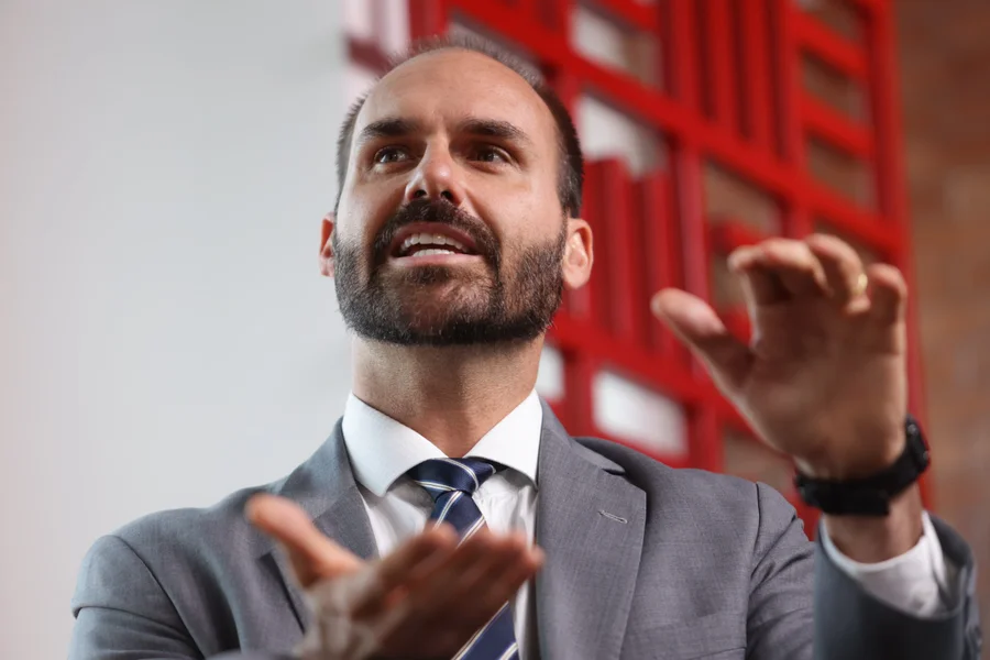 Moraes libera ação contra Eduardo Bolsonaro para julgamento