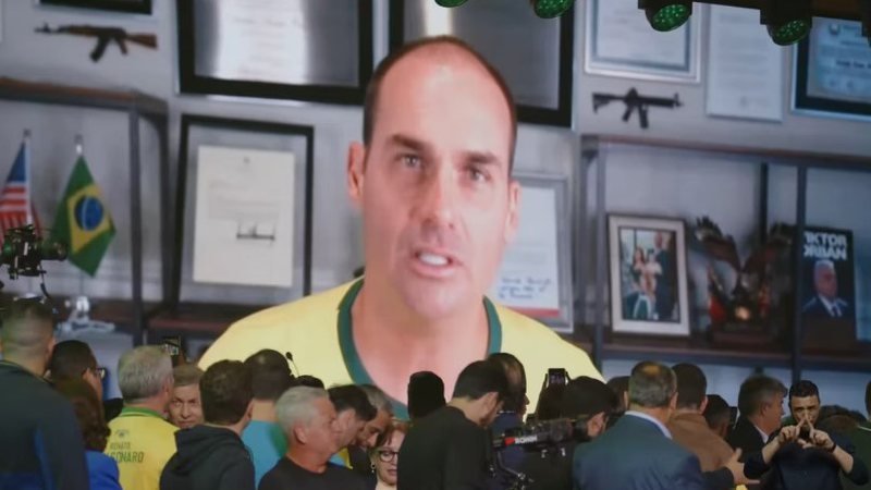 Eduardo Bolsonaro participa por vídeo de convenção do PL
