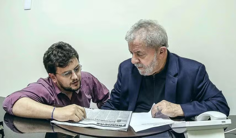 Ex-chefe de gabinete deixa campanha de reeleição de Lula